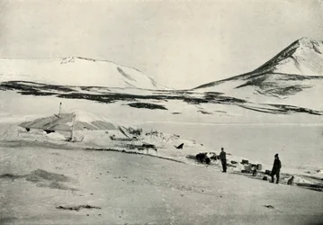 Meares e Demetri no Discovery Hut, 4 de novembro de 1911, 1913.