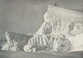 Na Cimeira de um Iceberg, c1911, 1913
