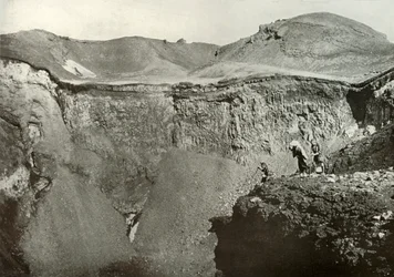 A Santa Cratera de Fuji-San, 1910.