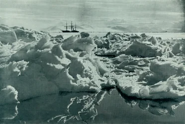 Terra Nova em McMurdo Sound, c19101913, 1913