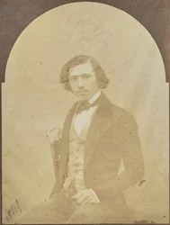 [Retrato de um homem sentado].