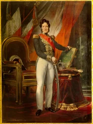 Retrato de corpo inteiro de Luís Filipe I (1773-1850), rei dos Franceses, segurando a Carta de 1830. As bandeiras tricolores atrás do rei ostentam o lema «Liberdade, Igualdade, Fraternidade». Pintura de Émile Jean Horace Vernet (1789-1863)