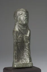 Figura encapuzada (bronze)