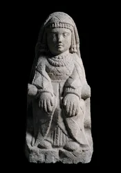 Senhora sentada. Escultura em calcário, séc. IV-2nd a.C.