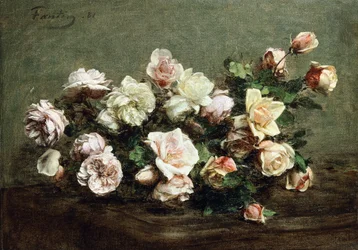 Vaso de rosas brancas em uma mesa; Vaso de rosas brancas e rosas em cima da mesa,