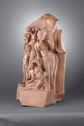 Atendentes de Vishnu com Gada, do século X-XI (arenito)