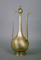 Ewer, sub-continente indiano, século XVI (latão)