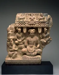 Maitreya (xisto cinza com arenito rosa)