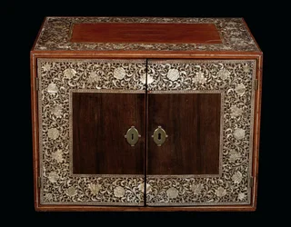 Gabinete Mughal, Gujarat ou Sindh, Índia Ocidental (madeira incrustada em marfim)