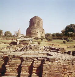 A stupa de Dhamekh, c.500 dC