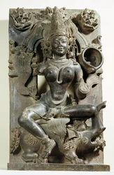 Varunani, escultura do Templo do Sol Konark, Orissa, dinastia Oriental Ganga