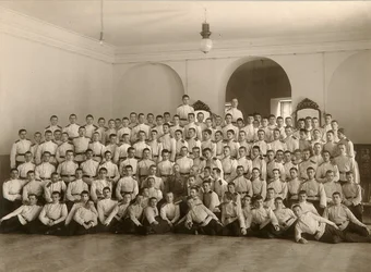 Grão-duque Constantine Constantinovich da Rússia no Cadet Corps, Poltava, c1870s.