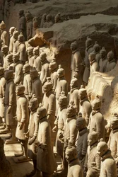 No Museu do Guerreiro de Terra Cotta, cenas dos vários guerreiros da zona do Fosso 1..., 2009 (foto)
