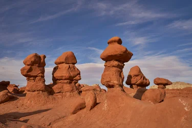 Formações rochosas no Parque Estadual de Goblin Valley, em Utah, 2020 (foto)