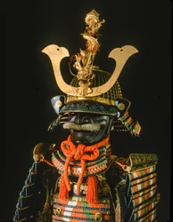Samurai - armadura de mulher. Crista Vertical, Família Ikeda, Museu de Arte Hayashibara