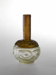 Garrafa, c. Século 9 (vidro)