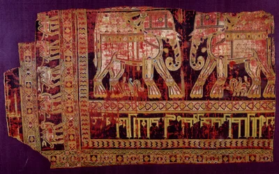 Arte islâmica: Sudário de São Josse. Tecido de seda, 901 AD. Da abadia de São Josse, Khorasan, Chorasan ou Khurasan. Herat, Afeganistão moderno. Paris, Museu do Louvre.
