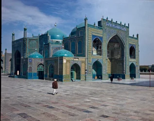 Vista da mesquita azul (ou Mesquita Ali) do século XII-XVIII.
