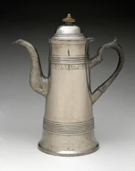 Cafeteira, c. 1820-1840 (estanho, madeira)