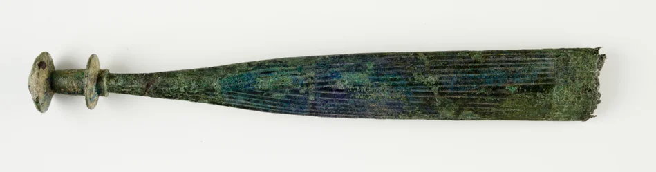 Bainha para uma Adaga, século VIII a.C. (bronze)