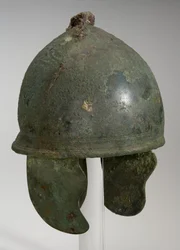 Capacete tipo A &39;Montefortino&39;, c.400-200 AC (bronze e ferro)