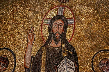 Detalhe de abside com Cristo (mosaico)