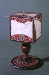 Relógio de sol cúbico mostrando o tempo nos antigos sistemas de horas italianos, babilônios e judeus, florentino, c.1560 (cinomose na madeira) (ver também 75479)