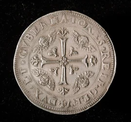 Moeda da República de Genes: moeda de prata de seis ecus. Diam. 61,5 mm. 1715. Atrás. Genes Musei di Strada Nuova (inv, M7156)