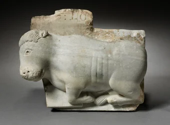 Fragmento de uma capital com o boi de São Lucas, c.1175-1200