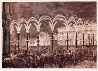Iluminação a gás na Praça da Catedral, em Milão