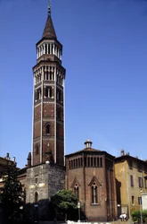 Milão: a torre do sino de San Gottardo.