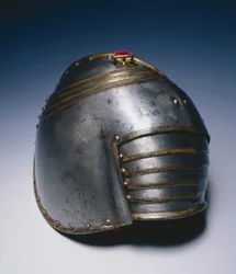 Pauldron para ombro direito (aço azulado com bordas douradas)