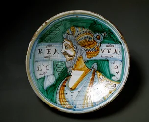 Retrato de um homem com turbante. Prato de cerâmica produzido em Viterbo, Itália. Século XVII, Florença, Museo Nazionale del Bargello