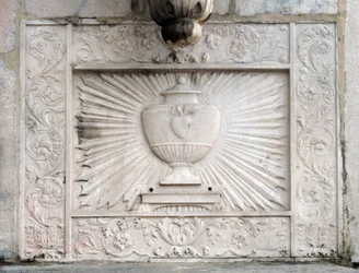 Representação do Santo Graal na Catedral de Milão (Duomo di Milano)
