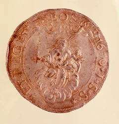 Moeda de prata da República de Génova (Genes) com representação da Virgem Maria com Jesus criança. 1670. Diam. 5,8 cm Nápoles, museo archeologico