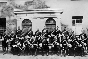 Os oficiais do 1º Royal Dragoons, Island Bridge Barracks, Dublin, Irlanda, 1896.