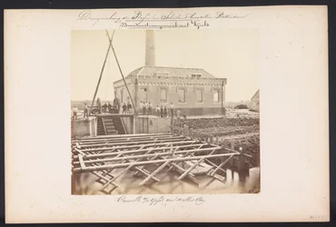 Abaixo da Estação de Bombeamento a Vapor com Vijzels / Capelle aan den IJssel den 14 de maio de 1869 (título no objeto) Recuperação dos Lagos em Schieland leste de Rotterdam (título da série no objeto)
