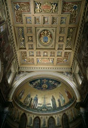 Vista interior da abside da Basílica de São João (San Giovanni in Laterano). Mosaico de Jacopo Torriti (ativo por volta do século 1291-14) e Jacopo da Camerino (ativo por volta de 1288-1331) representando Jerusalém Celeste. Roma