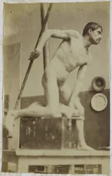 Estudo de um modelo masculino nu, segurando uma lança, no estúdio de Jacques de Lalaing