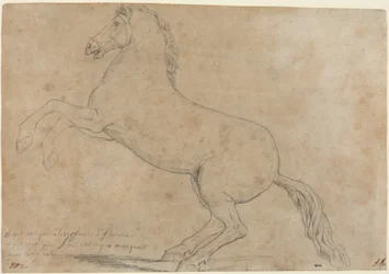 Uma escultura antiga de um cavalo