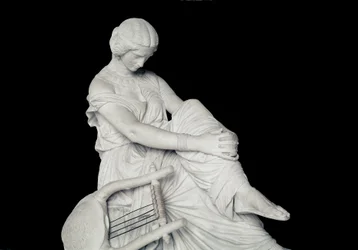 Safo (ou Sapho, século VII a.C.), poetisa grega da Antiguidade. Escultura em mármore de James Pradier (1790-1852)