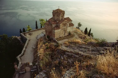 A região de Ohrid é Património da Humanidade. IGREJA DE SÃO JOÃO KANEO, LAGO OHRID, JUGOSLÁVIA.