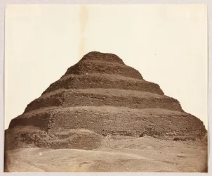 Egito. Sacará. Pirâmide escalonada de Djoser