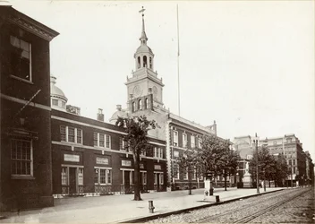 Independence Hall, Chestnut Street, Zona Sul entre as Ruas 5 e 6, 1898 (foto bw)