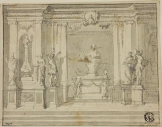 Pórtico interno com estátuas