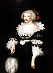 Retrato de uma senhora com vestido preto, gola e punhos de renda