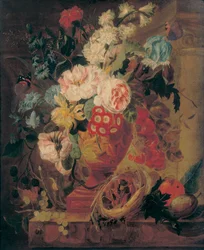 Flores em um vaso de terracota decorado com putti, com frutas, borboletas, uma garrafa azul, um caracol, uma aranha e quatro filhotes em um ninho em uma borda