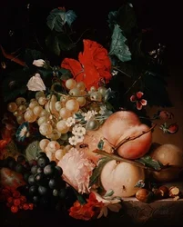 Flores e frutos mistos com insetos em um rodapé de mármore