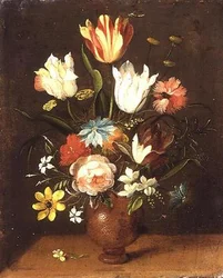 Túlipas, rosas, rosas e outras flores num vaso