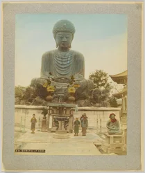 Daibutsu em Kobe, Japão (foto colorida à mão a preto e branco)